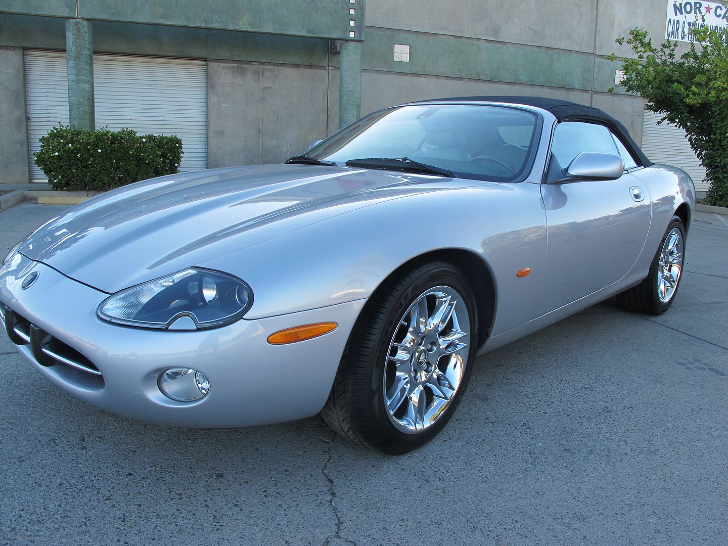 Sell used 2004 Jaguar XK Xk8 convertible damaged wrecked rebuildable
